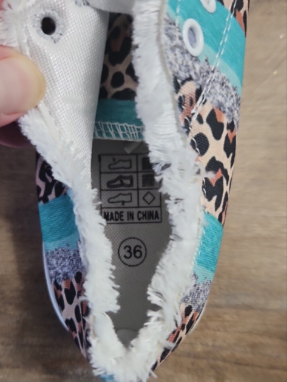 Leopard Print Low-Top Sneakers with Turquoise Stripes - Picture 2 of 5